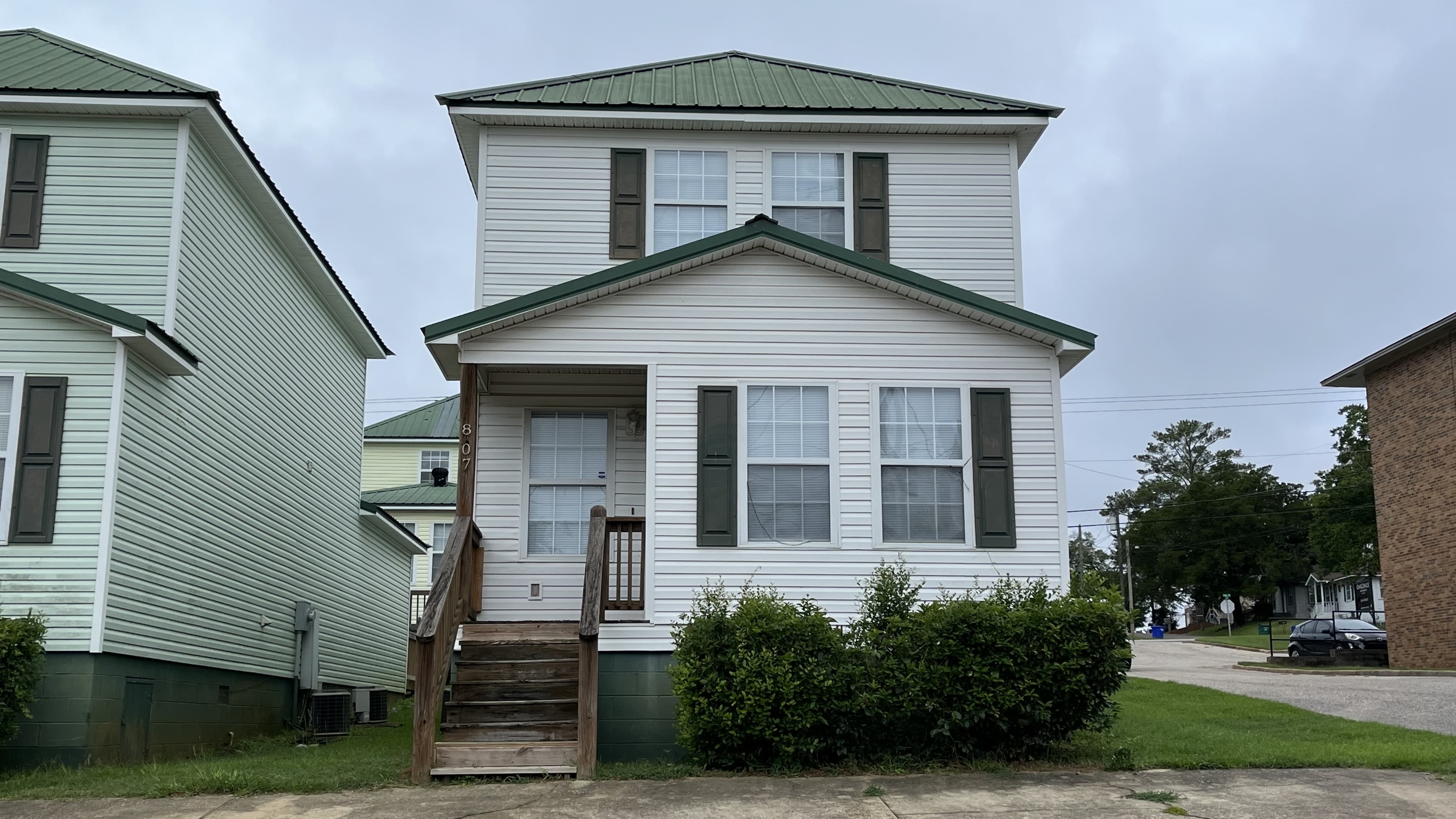 Property main image